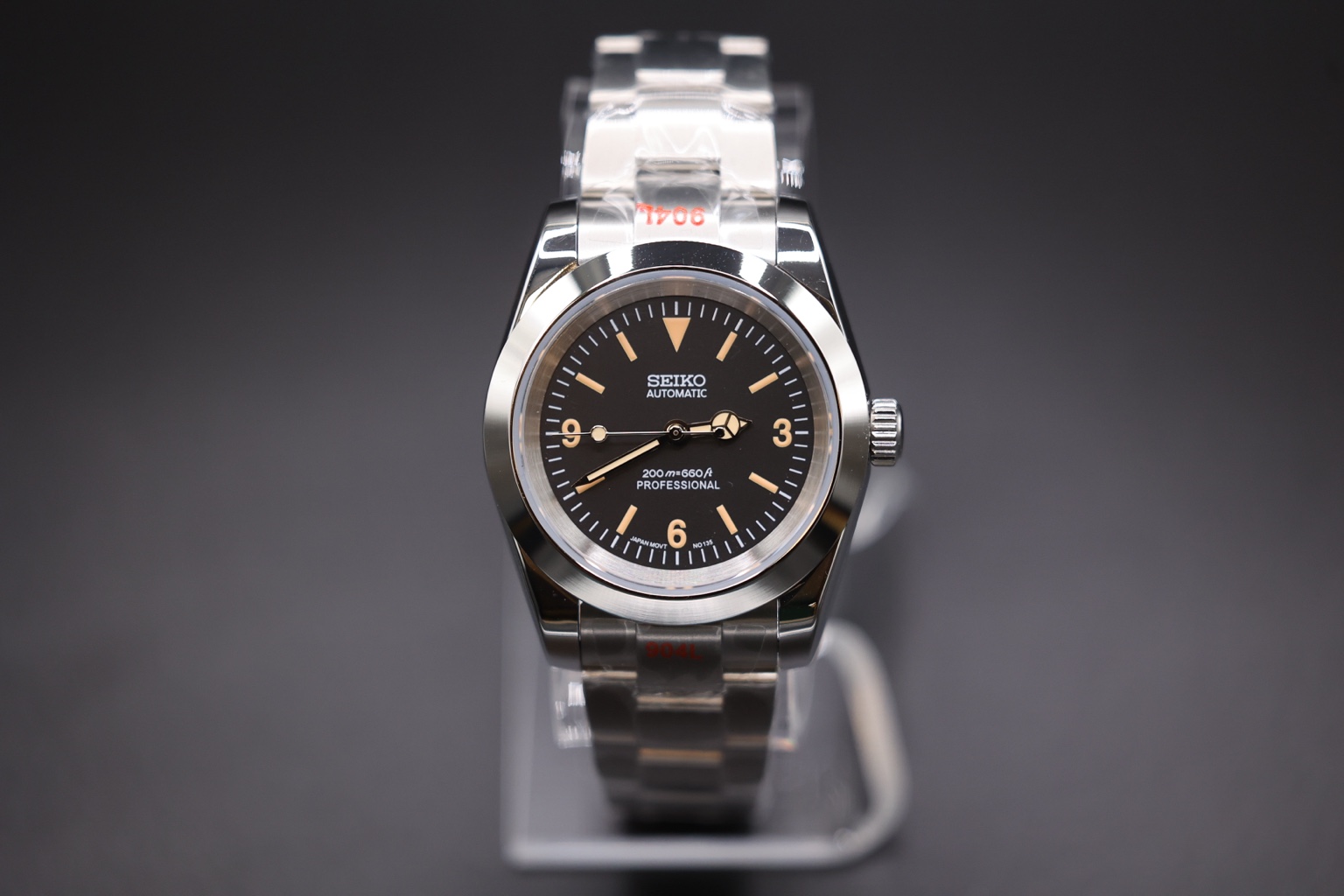 Calm Second past build: Black dial · vintage-tone markers
